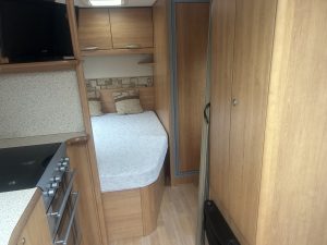 2008 Ace Jubilee Envoy FIXED BED. - Image 3