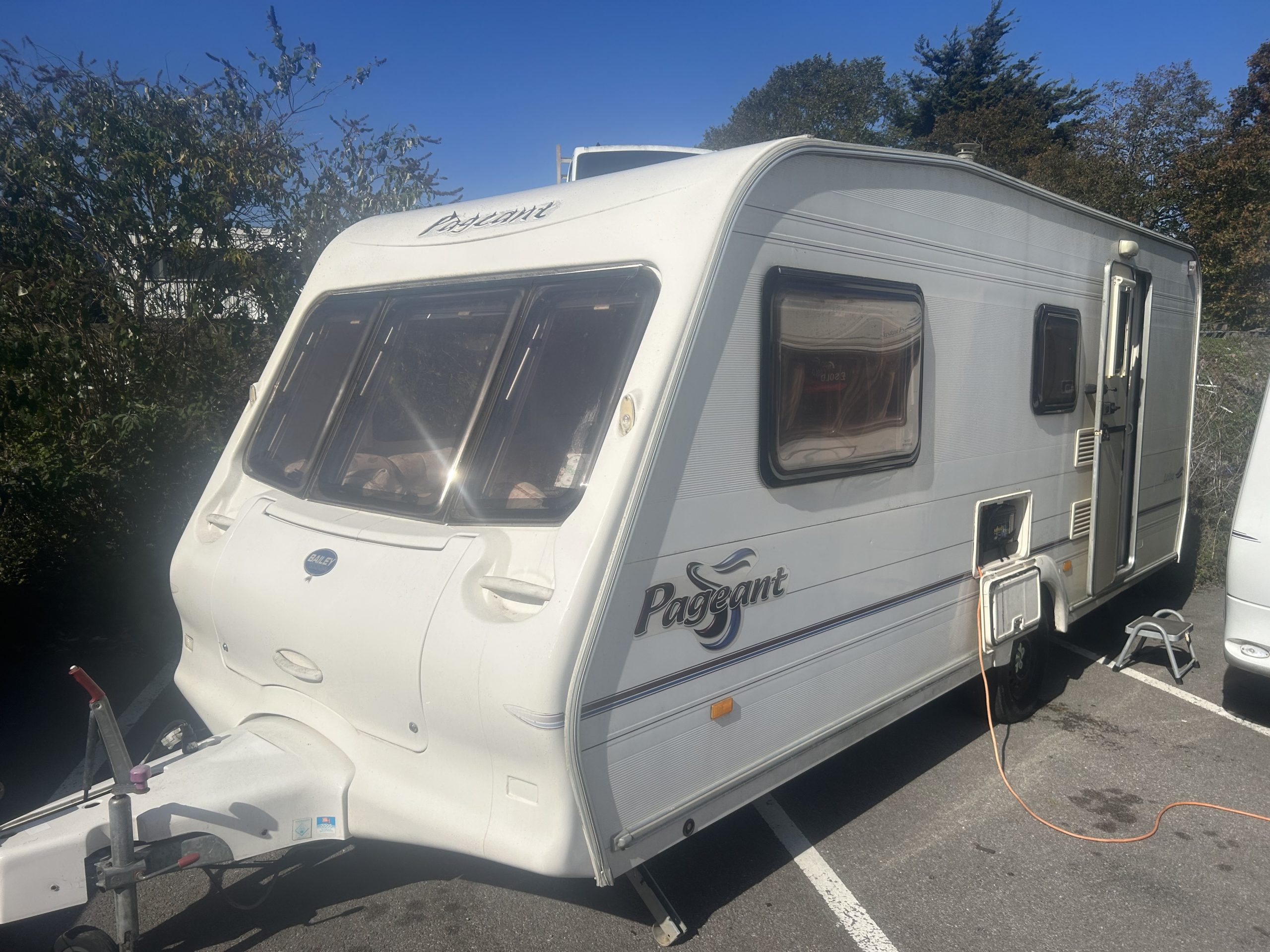 2004 Bailey Pageant Champagne.