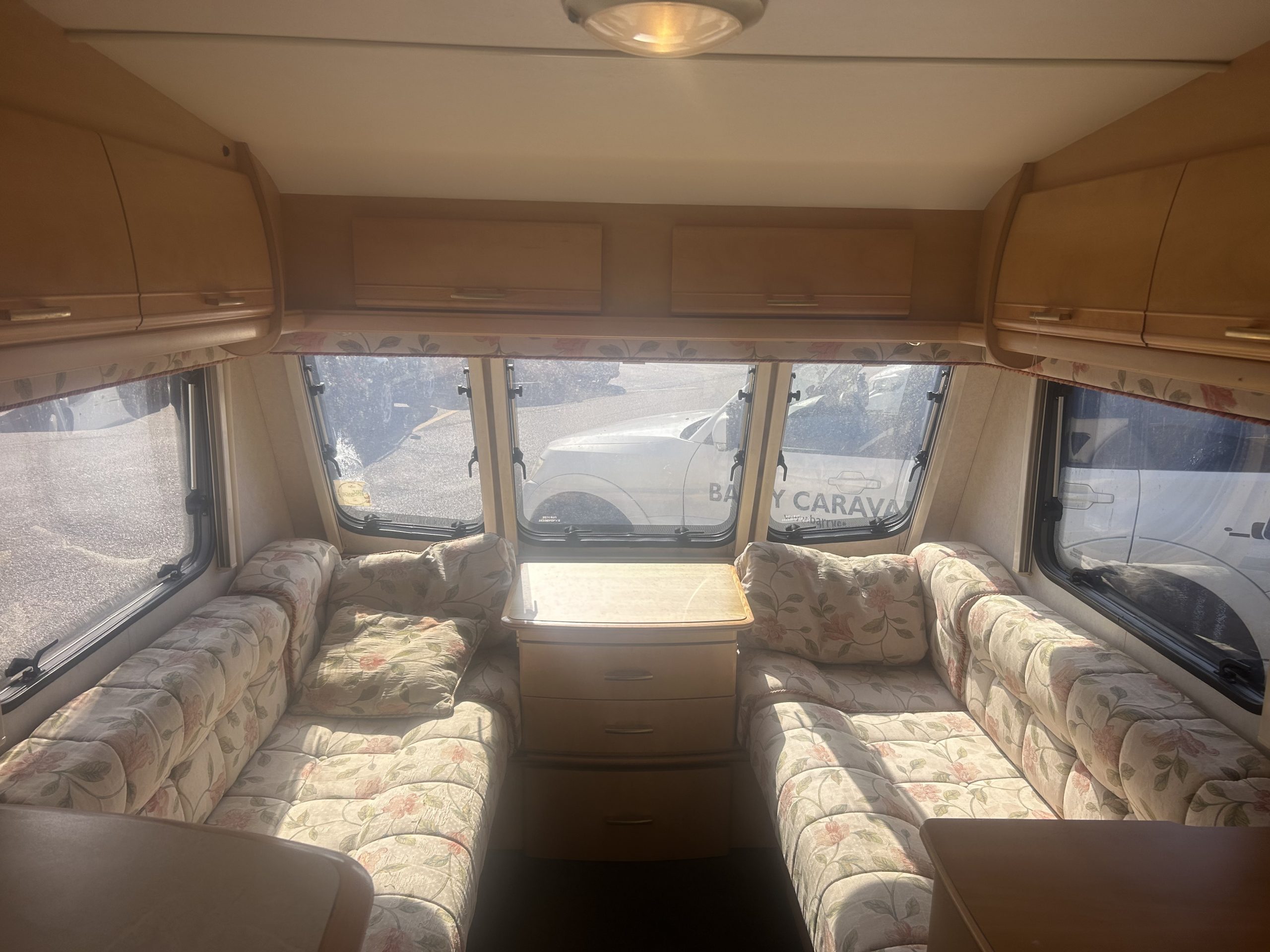 2004 Bailey Pageant Champagne. - Image 2