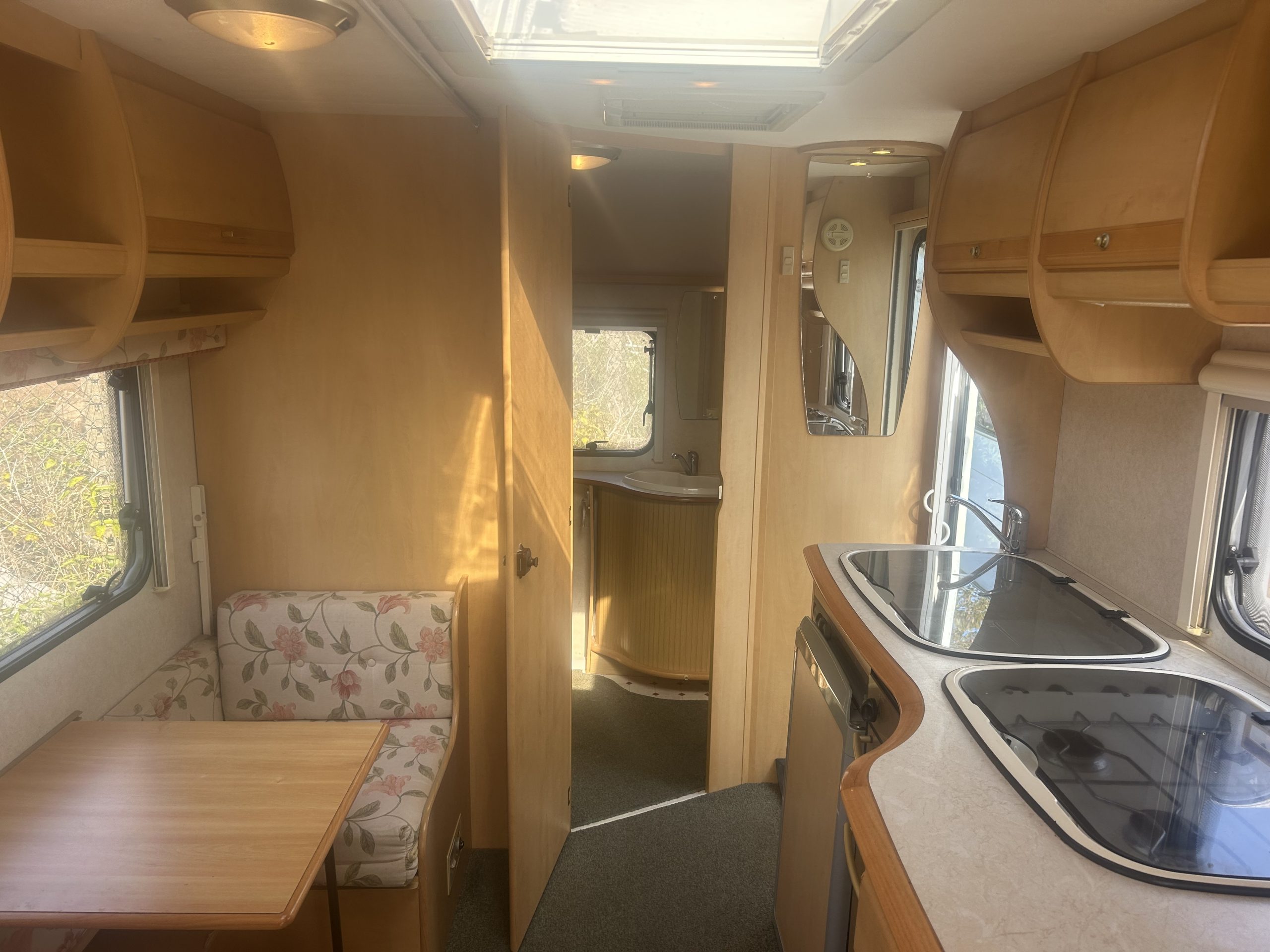 2004 Bailey Pageant Champagne. - Image 5