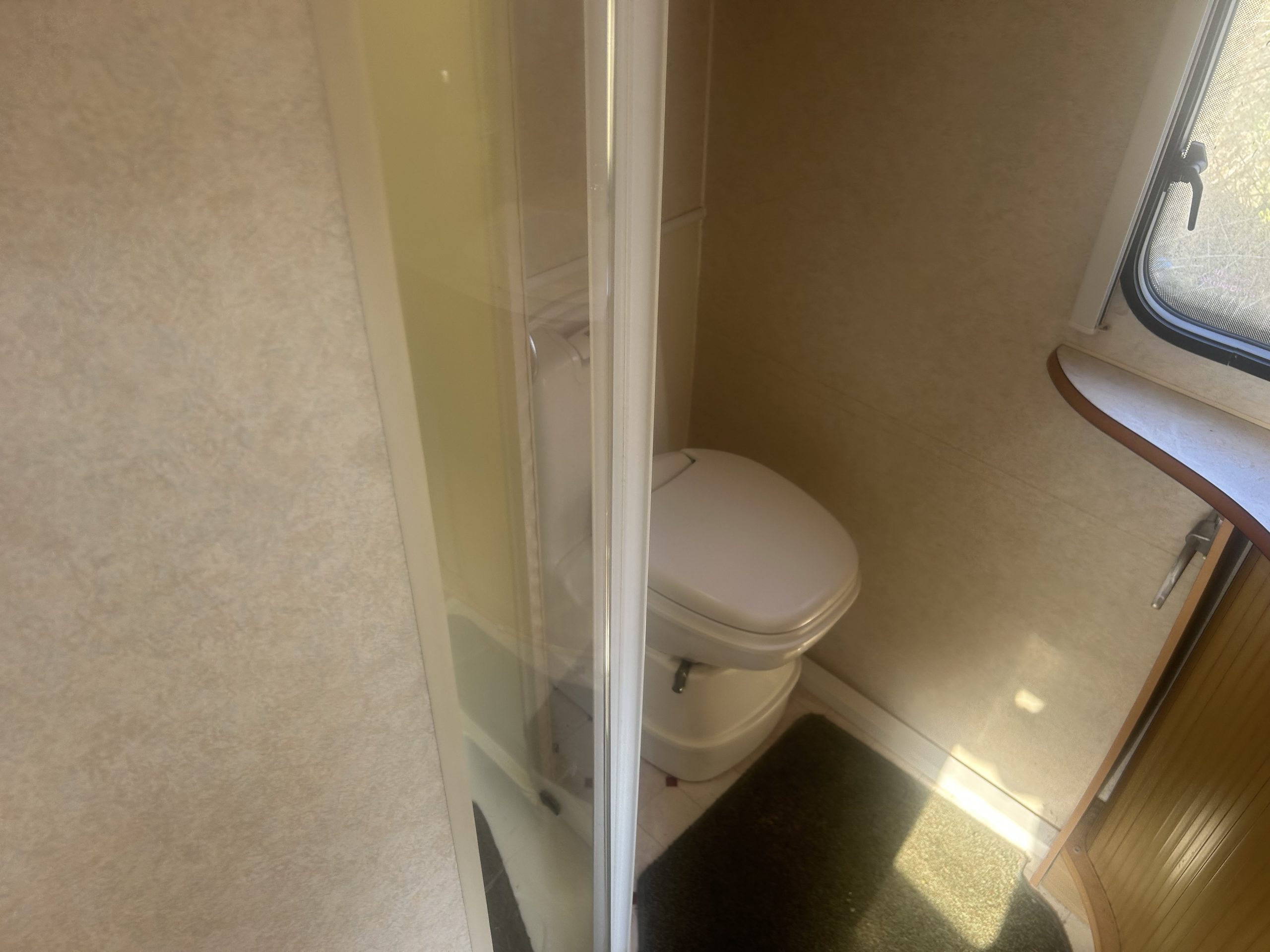 2004 Bailey Pageant Champagne. - Image 6