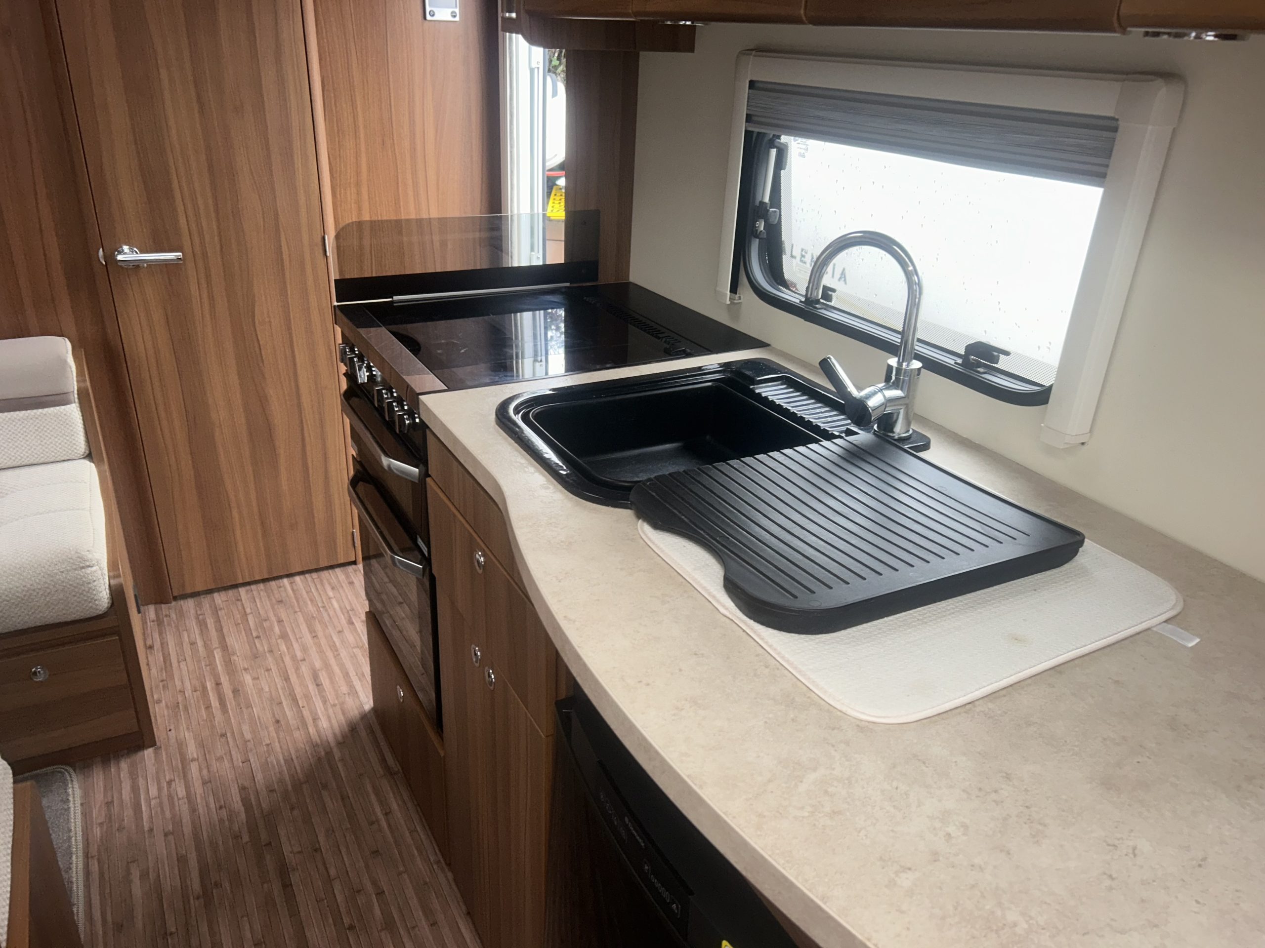 2016 Elddis Affinity 530 - Image 4